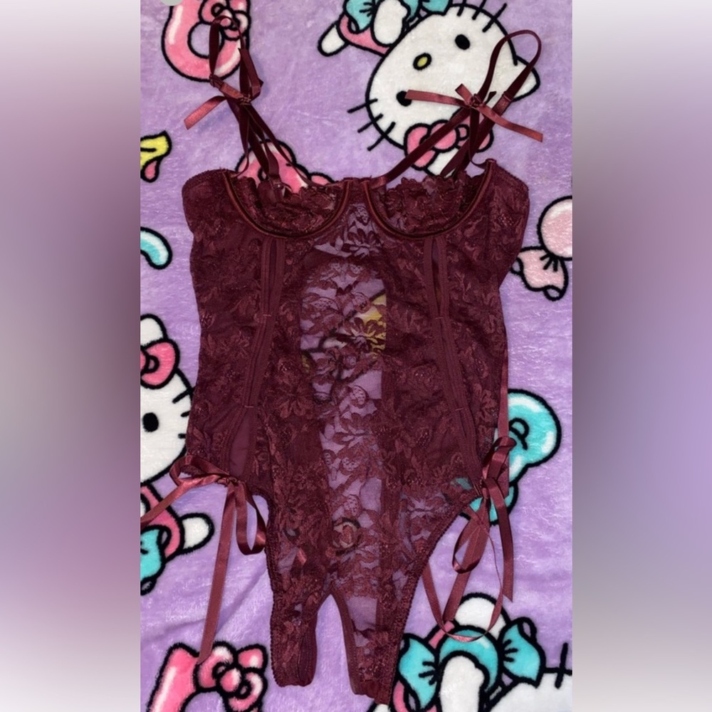 Fredericks of Hollywood Lingerie
Good condition 1 size